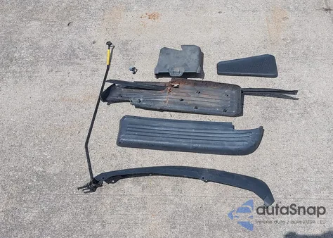 2013 Ford Focus Se z USA, uszkodzony, nr VIN 1FADP3F23DL289683